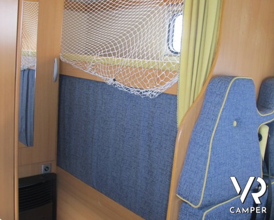 Rimor Katamarano: camper mansardato usato con letti a castello. Vendito da Italia VR a Druento - Torino.