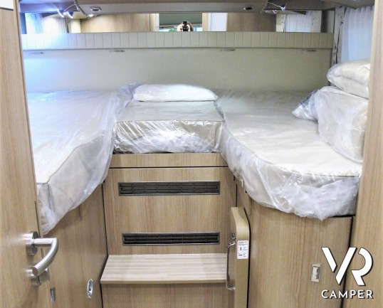 Carthago C-Tourer I 149 - camper integrale 2020 su meccanica Fiat Ducato 160 CV, con telaio Light. Letti gemelli posteriori e letto basculante_