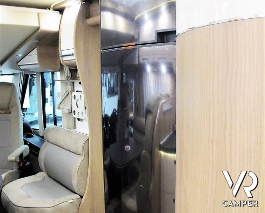 Carthago C-Tourer I 149 - camper integrale 2020 su meccanica Fiat Ducato 160 CV, con telaio Light. Letti gemelli posteriori e letto basculante_