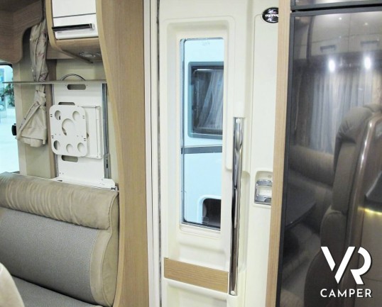 Carthago C-Tourer I 149 - camper integrale 2020 su meccanica Fiat Ducato 160 CV, con telaio Light. Letti gemelli posteriori e letto basculante_