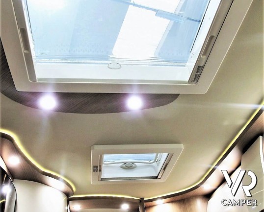 Carthago C-Tourer I 149 - camper integrale 2020 su meccanica Fiat Ducato 160 CV, con telaio Light. Letti gemelli posteriori e letto basculante_