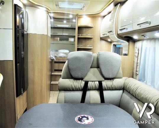 Carthago C-Tourer I 149 - camper integrale 2020 su meccanica Fiat Ducato 160 CV, con telaio Light. Letti gemelli posteriori e letto basculante_