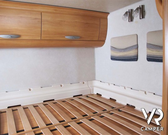 Adria Coral 680 SP - camper semintegrale 5 posti omologati con letto matrimoniale in coda e garage_