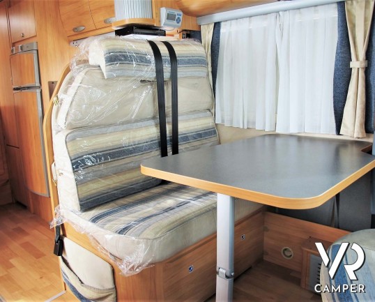 Adria Coral 680 SP - camper semintegrale 5 posti omologati con letto matrimoniale in coda e garage_