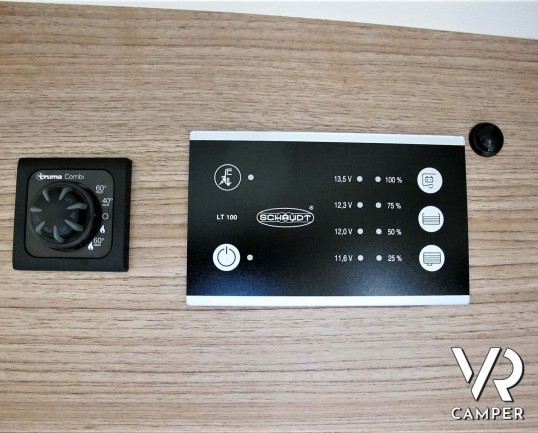 Carado Vlow 600: camper furgonato 2 posti letto, con letto matrimoniale trasversale, bagno con finestra, su Fiat Ducato 140 CV. In visione da Italia V