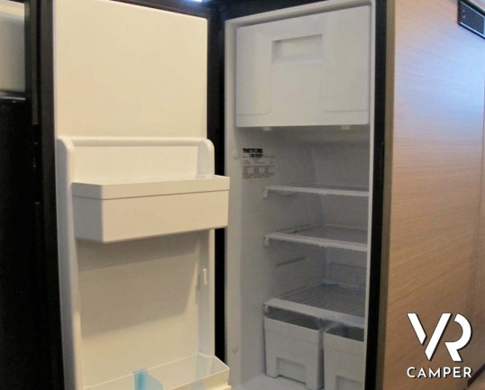 Carado Vlow 600 - camper furgonato, furgone camperizzato, camper 3 posti, furgone nuovo con letto matrimoniale - italiavr