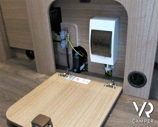 Carado Vlow 600 - camper furgonato, furgone camperizzato, camper 3 posti, furgone nuovo con letto matrimoniale - italiavr