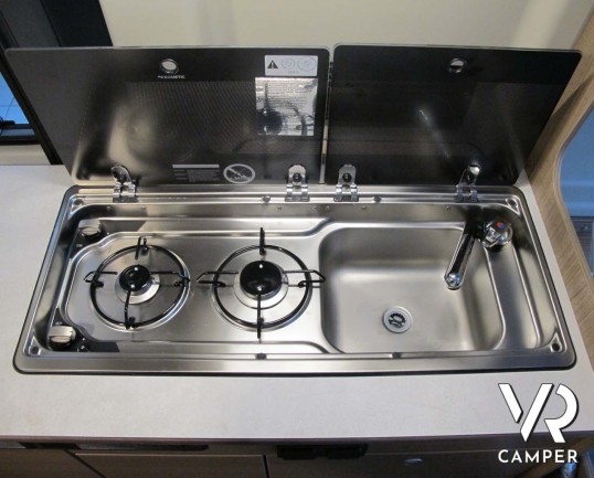 Carado Vlow 600 - camper furgonato, furgone camperizzato, camper 3 posti, furgone nuovo con letto matrimoniale - italiavr