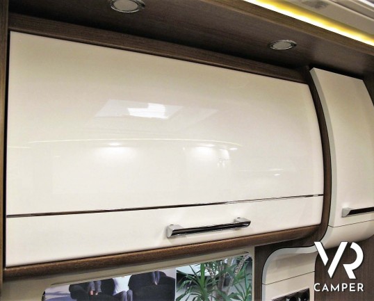 Carthago Compactline 138 - motorhome letto matrimoniale