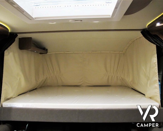 Carthago Compactline 138 - motorhome letto matrimoniale