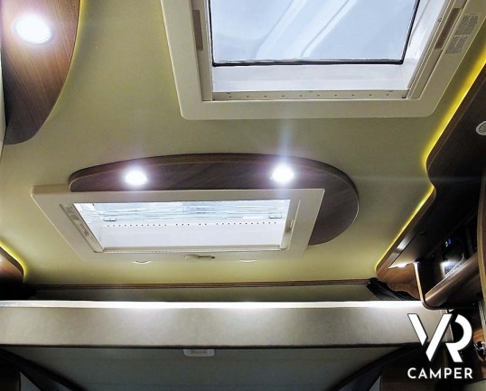 Carthago Compactline 138 - motorhome letto matrimoniale