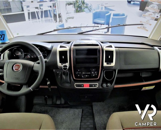 Carthago Compactline 138 - motorhome letto matrimoniale