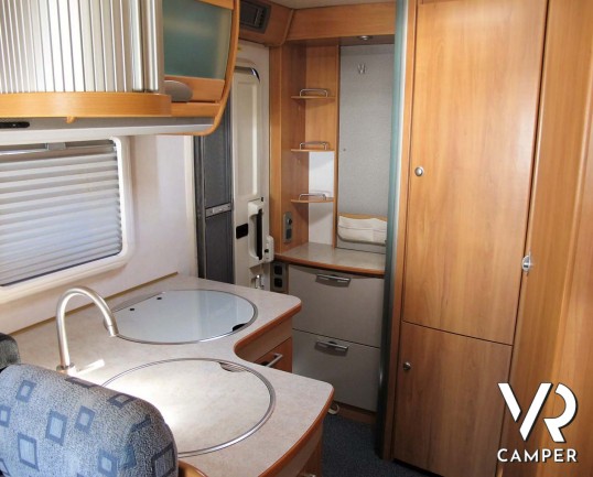 Hymer B 544_motorhome usato 5 posti_ampia dinette_letto basculante_italiavr camper torino