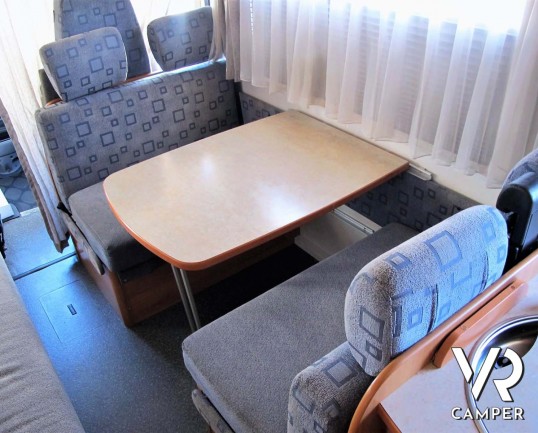 Hymer B 544_motorhome usato 5 posti_ampia dinette_letto basculante_italiavr camper torino