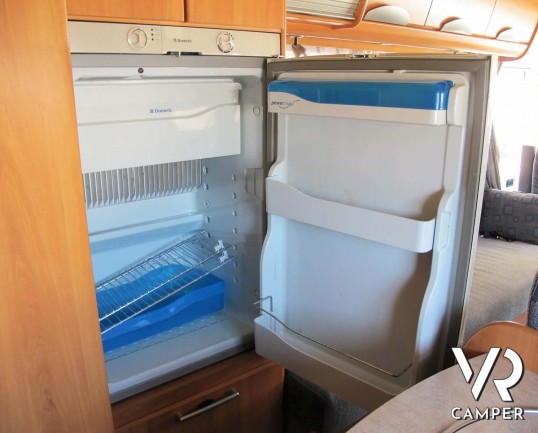 Hymer B 544_motorhome usato 5 posti_ampia dinette_letto basculante_italiavr camper torino