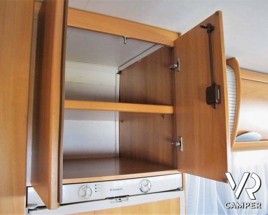 Hymer B 544_motorhome usato 5 posti_ampia dinette_letto basculante_italiavr camper torino