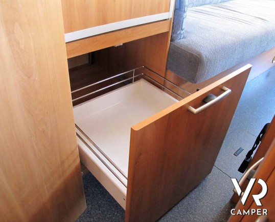 Hymer B 544_motorhome usato 5 posti_ampia dinette_letto basculante_italiavr camper torino