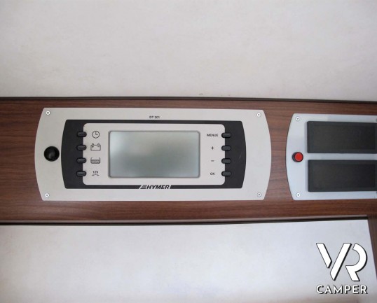 Hymer B 614 SL: motorhome usato con garage, doppio pavimento e pannelli solari, su Fiat Ducato 3.0 M-Jet Maxi