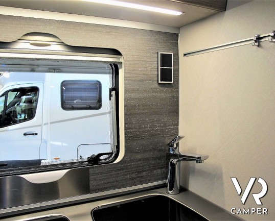 Hymer Exsis-I 580 Pure - motorhome letti gemelli con veranda