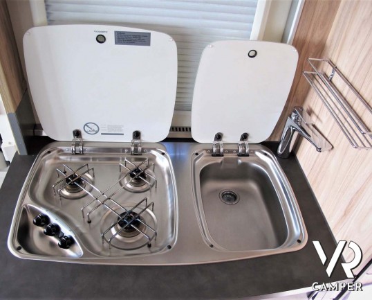 Hymer Exsis I 588: camper integrale motorhome con portamoto, dotato di veranda, antenna satellitare, climatizzatore, cerchi in lega. In vendita da Ita