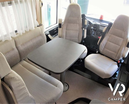 Hymer Exsis I 588: camper integrale motorhome con portamoto, dotato di veranda, antenna satellitare, climatizzatore, cerchi in lega. In vendita da Ita