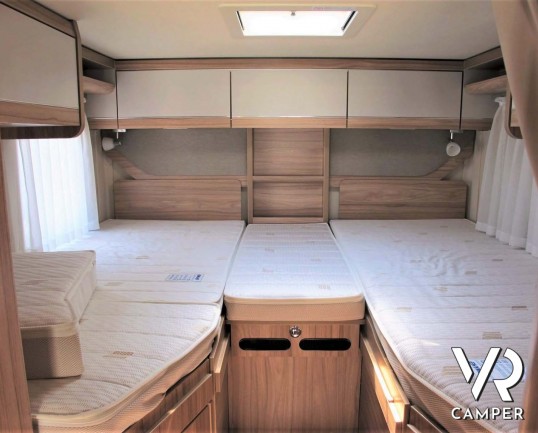 Hymer Exsis I 588: camper integrale motorhome con portamoto, dotato di veranda, antenna satellitare, climatizzatore, cerchi in lega. In vendita da Ita