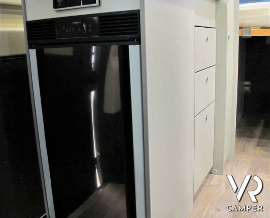 Hymer Free 540 - furgonato con letto matrimoniale e letto sul tetto