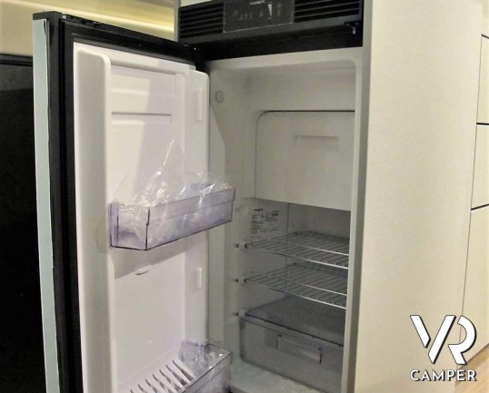 Hymer Free 540 - furgonato con letto matrimoniale e letto sul tetto