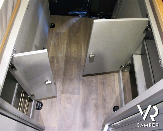 Hymer Free 540 - furgonato con letto matrimoniale e letto sul tetto