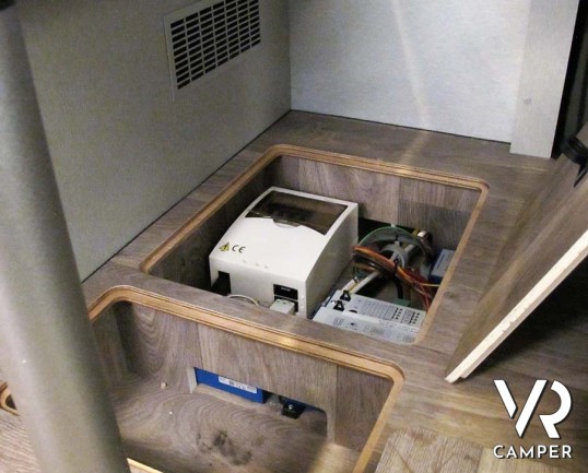 Hymer Free 540 - furgonato con letto matrimoniale e letto sul tetto