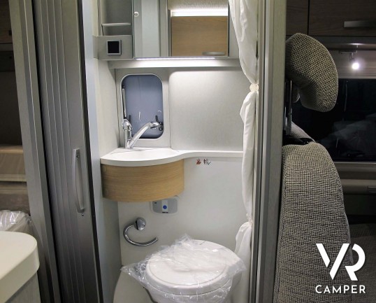 Hymer Free 540 - fyrgonato con letto matrimoniale e letto sul tetto