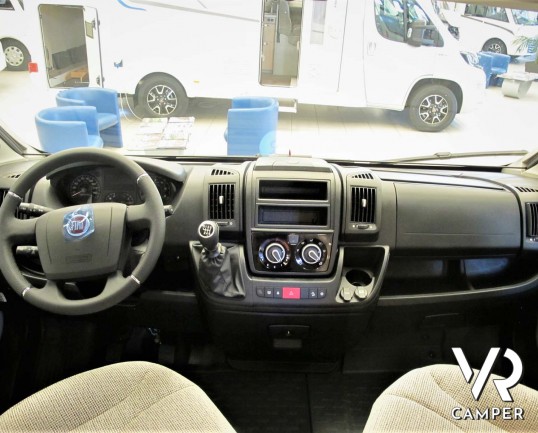 Hymer Van FREE 540 - Furgonato bianco con letto sul tetto