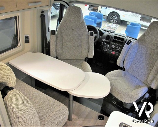 Hymer Van FREE 540 - Furgonato bianco con letto sul tetto