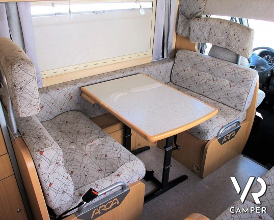 Arca 715 GLT: camper usato mansardato ideale per famiglie, con 7 posti letto, letti a castello in coda, veranda, portabici, su meccanica Ducato 146 cv