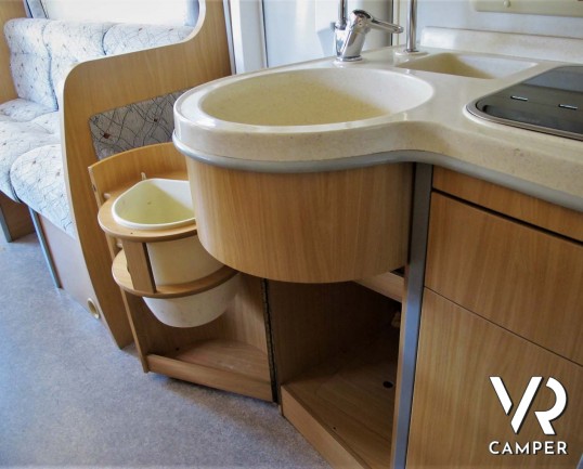 Arca 715 GLT: camper usato mansardato ideale per famiglie, con 7 posti letto, letti a castello in coda, veranda, portabici, su meccanica Ducato 146 cv