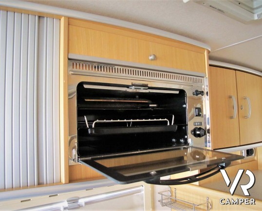 Arca 715 GLT: camper usato mansardato ideale per famiglie, con 7 posti letto, letti a castello in coda, veranda, portabici, su meccanica Ducato 146 cv