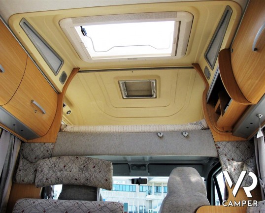 Arca 715 GLT: camper usato mansardato ideale per famiglie, con 7 posti letto, letti a castello in coda, veranda, portabici, su meccanica Ducato 146 cv