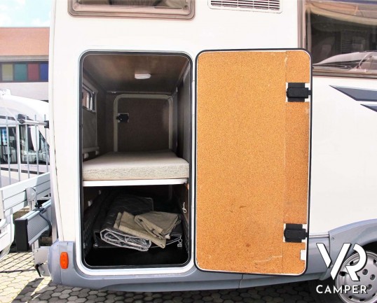 McLouis Tandy 640:camper usato mansardato, con veranda, autoradio, antenna tv, sensori parcheggio, 2° serbatoio acqua. In visione da Italiavr.