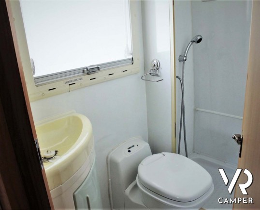 Moncayo Silver 421 - camper semintegrale usato con 6 posti omologati, su meccanica Fiat Ducato 110 cv