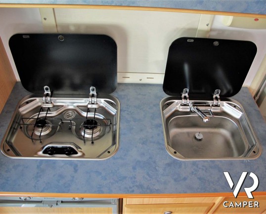 Moncayo Silver 421 - camper semintegrale usato con 6 posti omologati, su meccanica Fiat Ducato 110 cv