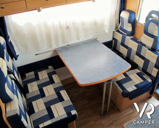 Moncayo Silver 421 - camper semintegrale usato con 6 posti omologati, su meccanica Fiat Ducato 110 cv