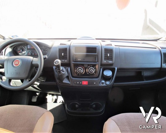 Possl Road Camp: camper furgonato usato colore grigio metallizzato, 2 posti letto e 4 posti omologati, su Fiat Ducato 130 cv. In vendita da Italia VR