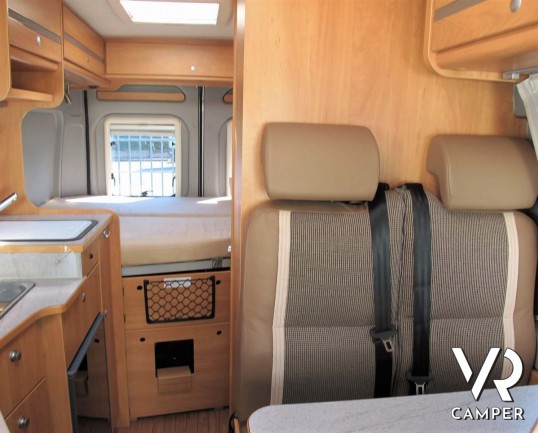 Possl Road Camp: camper furgonato usato colore grigio metallizzato, 2 posti letto e 4 posti omologati, su Fiat Ducato 130 cv. In vendita da Italia VR