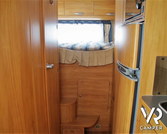 Adria Coral 660 SP - camper usato 4 posti con letto matrimoniale in coda, garage con portamoto, veranda, II batteria. In vendita da Italia VR a Torino