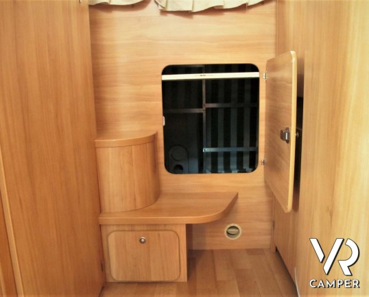 Adria Coral 660 SP - camper usato 4 posti con letto matrimoniale in coda, garage con portamoto, veranda, II batteria. In vendita da Italia VR a Torino