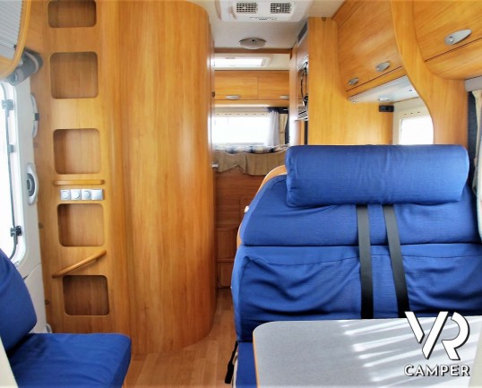 Adria Coral 660 SP - camper usato 4 posti con letto matrimoniale in coda, garage con portamoto, veranda, II batteria. In vendita da Italia VR a Torino