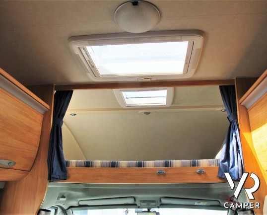 Adria Coral 660 SP - camper usato 4 posti con letto matrimoniale in coda, garage con portamoto, veranda, II batteria. In vendita da Italia VR a Torino