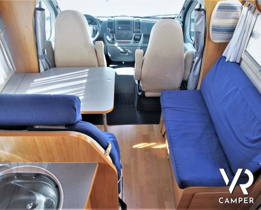 Adria Coral 660 SP - camper usato 4 posti con letto matrimoniale in coda, garage con portamoto, veranda, II batteria. In vendita da Italia VR a Torino