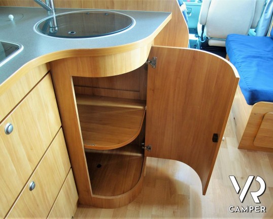 Adria Coral 660 SP - camper usato 4 posti con letto matrimoniale in coda, garage con portamoto, veranda, II batteria. In vendita da Italia VR a Torino