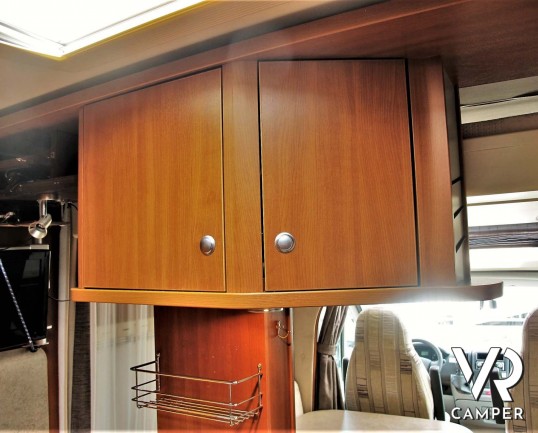 Challenger Mageo Prium: camper usato semintegrale con verandam antenna satellitare, piedini elettrici. Su Fiat Ducato 130 CV. In vendita da Italia VR.